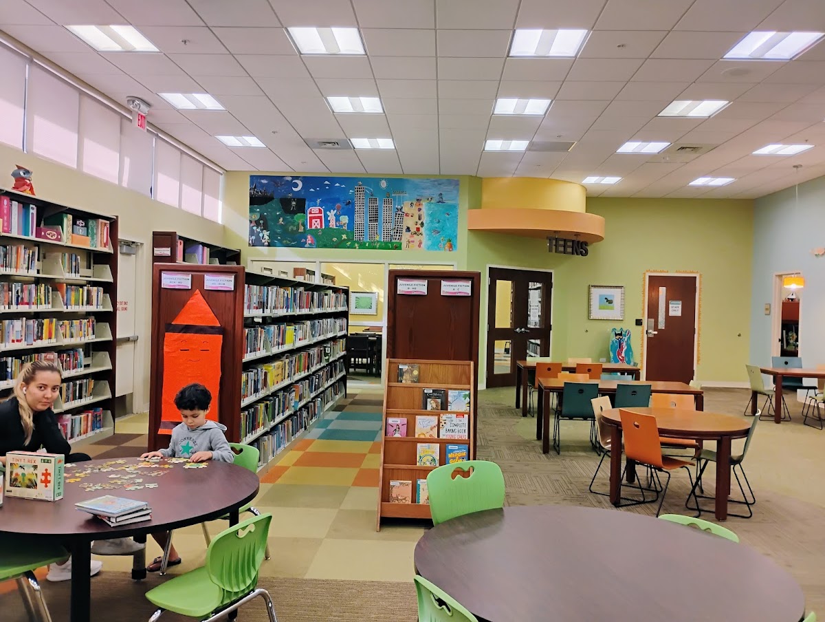 Palm Beach County Library – Glades Road Branch